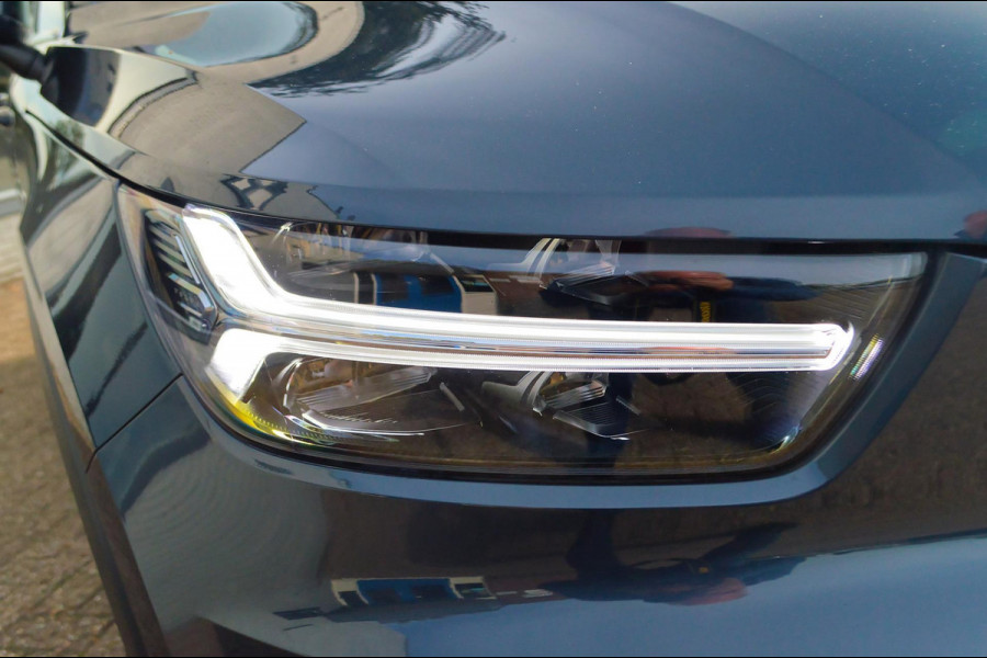 Volvo XC40 2.0 T4 Inscription | Wegklapbare trekhaak | Denim Blue + Beige leder | Stoelverwarming