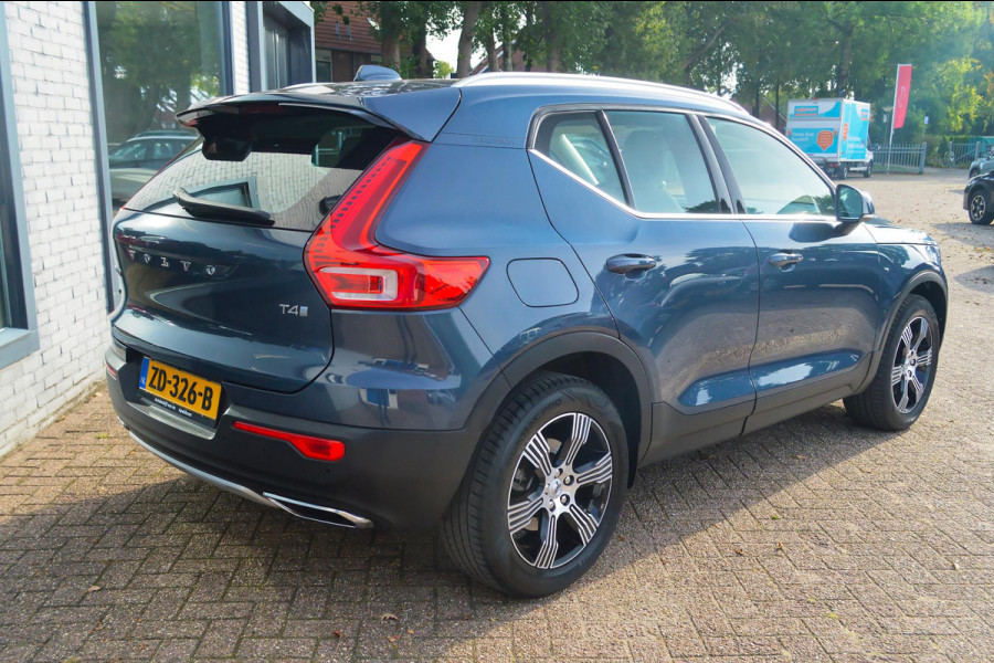 Volvo XC40 2.0 T4 Inscription | Wegklapbare trekhaak | Denim Blue + Beige leder | Stoelverwarming