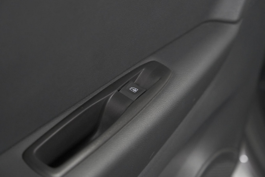 Renault Captur TCe 90 Intens | Camera | Dodehoekdetectie | Navigatie | Parkeersensoren