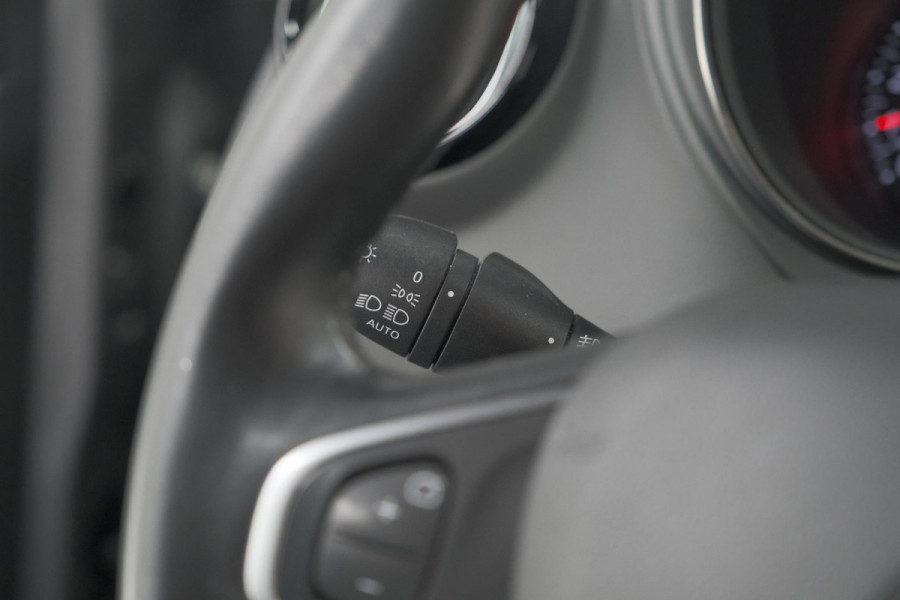 Renault Captur TCe 90 Intens | Camera | Dodehoekdetectie | Navigatie | Parkeersensoren