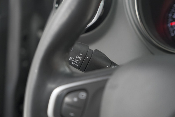 Renault Captur TCe 90 Intens | Camera | Dodehoekdetectie | Navigatie | Parkeersensoren