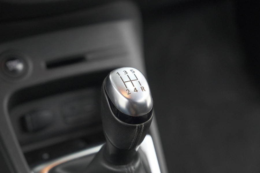 Renault Captur TCe 90 Intens | Camera | Dodehoekdetectie | Navigatie | Parkeersensoren