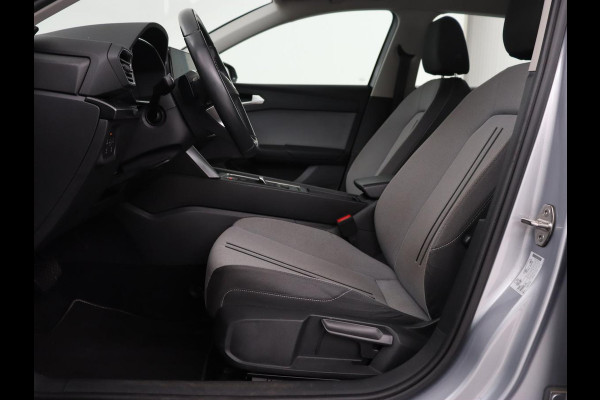 Seat Leon 1.0 eTSI Style | Trekhaak | Camera | Carplay | Full LED | Navigatie | Cruise control | Parkeerhulp | Climate control | Bluetooth