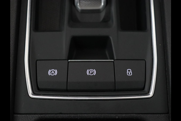 Seat Leon 1.0 eTSI Style | Trekhaak | Camera | Carplay | Full LED | Navigatie | Cruise control | Parkeerhulp | Climate control | Bluetooth