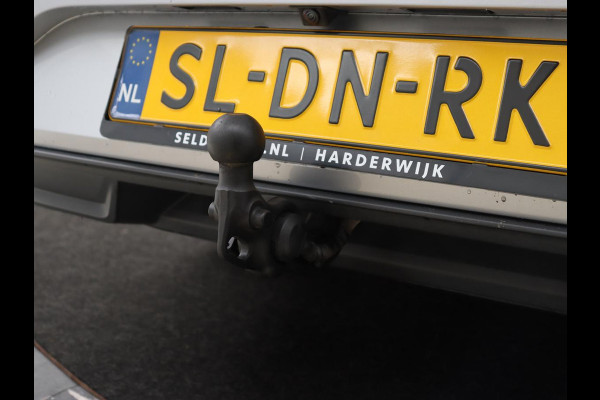 Seat Leon 1.0 eTSI Style | Trekhaak | Camera | Carplay | Full LED | Navigatie | Cruise control | Parkeerhulp | Climate control | Bluetooth