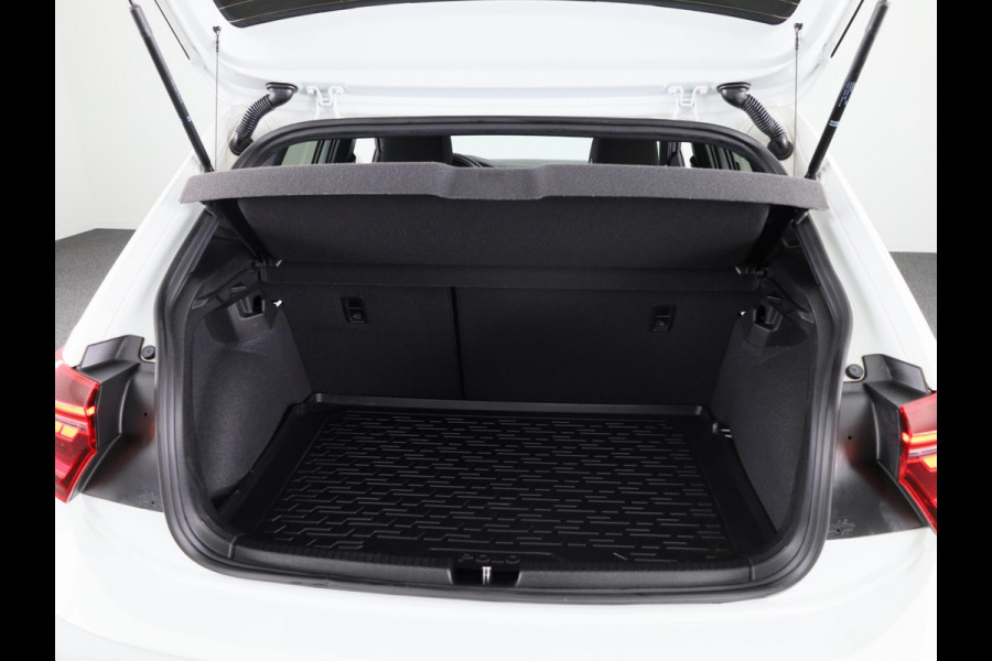 Volkswagen Polo 1.0 TSI R-Line Business 95PK | Panoramadak | Camera | Stoelverwarming | Verlengde garantie | Digitaal dashboard