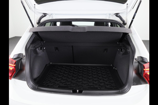 Volkswagen Polo 1.0 TSI R-Line Business 95PK | Panoramadak | Camera | Stoelverwarming | Verlengde garantie | Digitaal dashboard