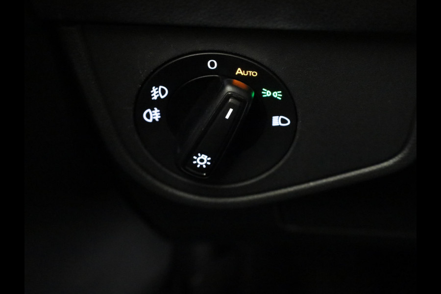 Volkswagen Polo 1.0 TSI R-Line Business 95PK | Panoramadak | Camera | Stoelverwarming | Verlengde garantie | Digitaal dashboard