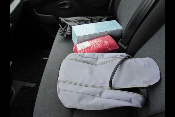 Renault Master T33 2.3 dCi 135 L2H2 Comfort 135pk | Airco | Cruise Controle | BPM vrij | Compleet ingericht, incl. werkbank!