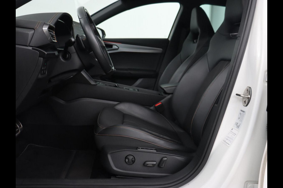 CUPRA Formentor 1.4 eHybrid VZ | 245pk | Stoelverwarming | Adaptive cruise | Memory | Camera | Navigatie | Sfeerverlichting | Keyless | Full LED | Sportstoelen | PHEV | Plug In