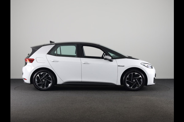 Volkswagen ID.3 First 58 kWh 204 PK | Steunhaak | Navigatie | Parkeersensoren | Stoelverwarming