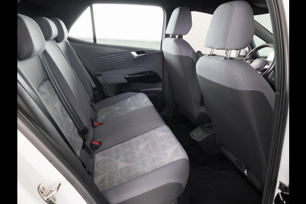 Volkswagen ID.3 First 58 kWh 204 PK | Steunhaak | Navigatie | Parkeersensoren | Stoelverwarming