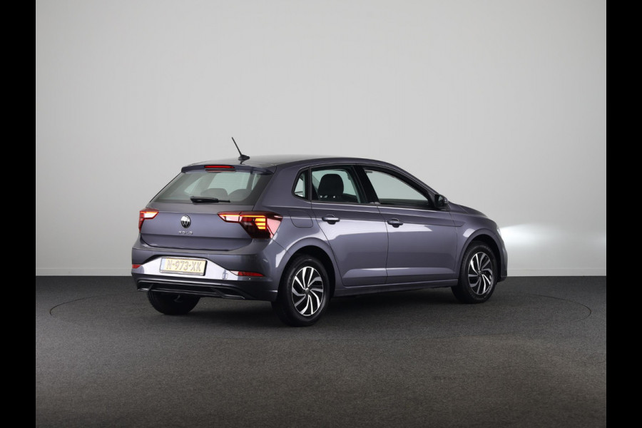 Volkswagen Polo 1.0 TSI Life 95PK | Navigatie | Parkeersensoren | L.M velgen | Digitaal dashboard