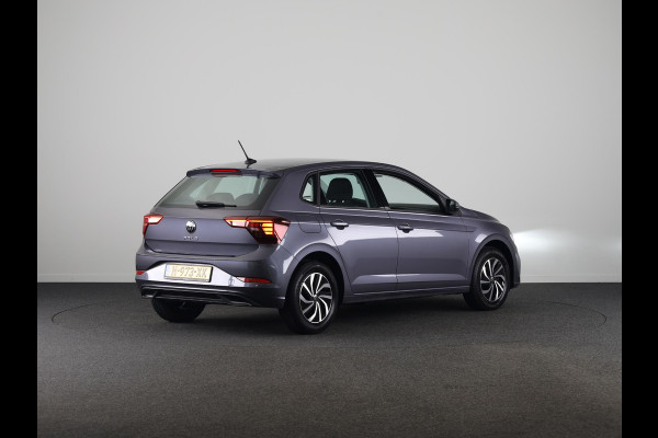 Volkswagen Polo 1.0 TSI Life 95PK | Navigatie | Parkeersensoren | L.M velgen | Digitaal dashboard