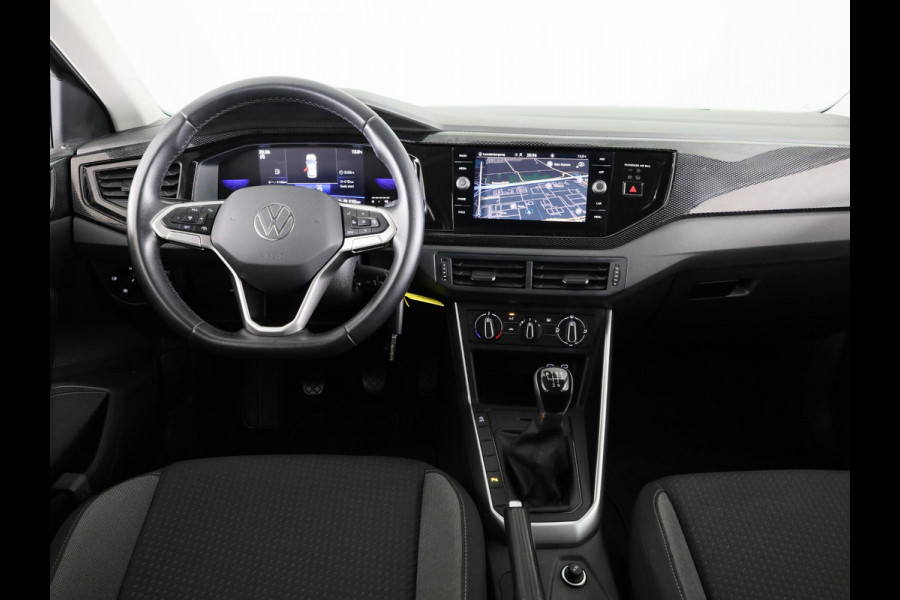 Volkswagen Polo 1.0 TSI Life 95PK | Navigatie | Parkeersensoren | L.M velgen | Digitaal dashboard