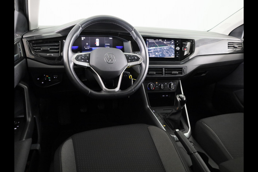 Volkswagen Polo 1.0 TSI Life 95PK | Navigatie | Parkeersensoren | L.M velgen | Digitaal dashboard