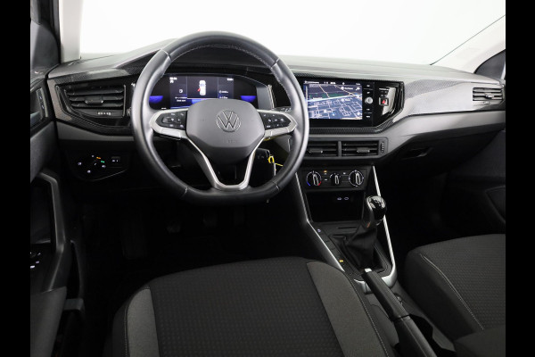 Volkswagen Polo 1.0 TSI Life 95PK | Navigatie | Parkeersensoren | L.M velgen | Digitaal dashboard