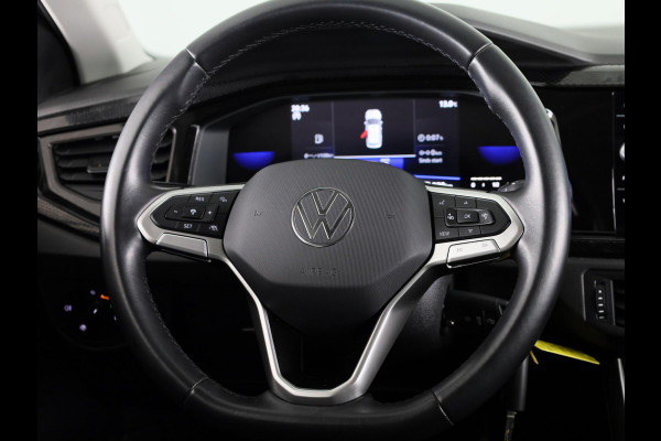 Volkswagen Polo 1.0 TSI Life 95PK | Navigatie | Parkeersensoren | L.M velgen | Digitaal dashboard