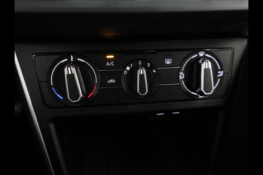 Volkswagen Polo 1.0 TSI Life 95PK | Navigatie | Parkeersensoren | L.M velgen | Digitaal dashboard