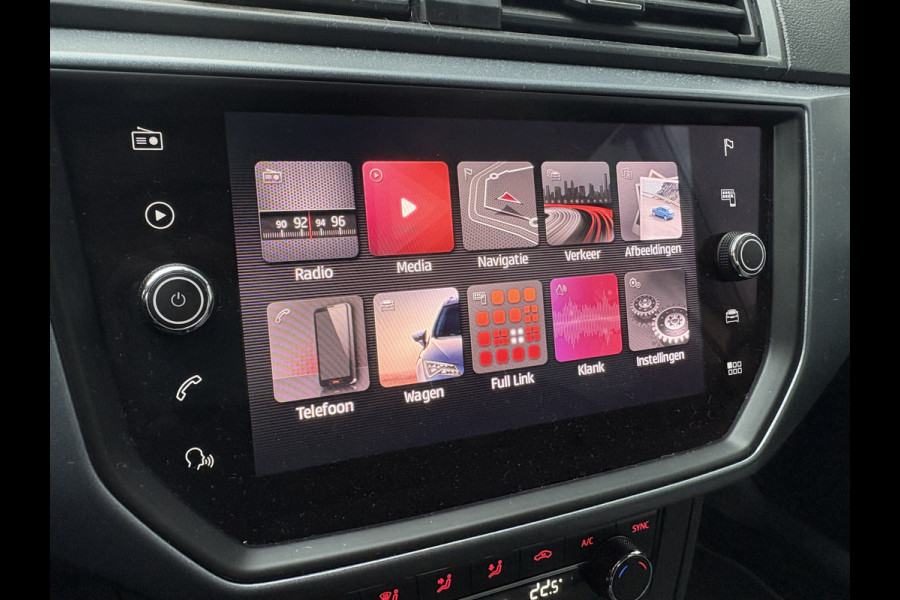 Seat Arona 1.0 TSi 95pk Style Business Intense KEYLESS/CAMERA/NAVI/CARPLAY/PDC