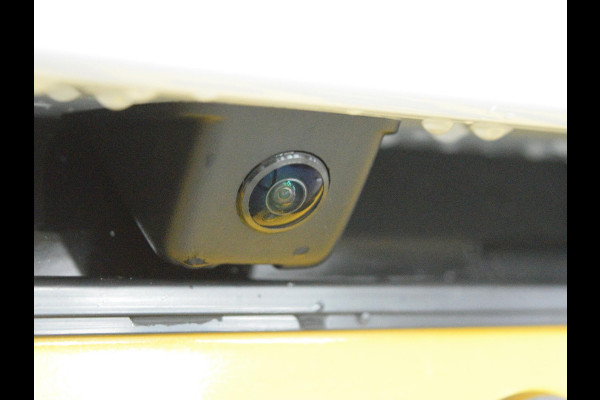 Peugeot 208 1.2 Hybrid 110 e-DCS6 Allure Private lease actie: € 376,- p/m o.b.v 48 mnd en 5.000 km per jaar  ACHTERUITRIJCAMERA MET SENSOREN | NAVIGATIE & CARPLAY | E.C.C. |