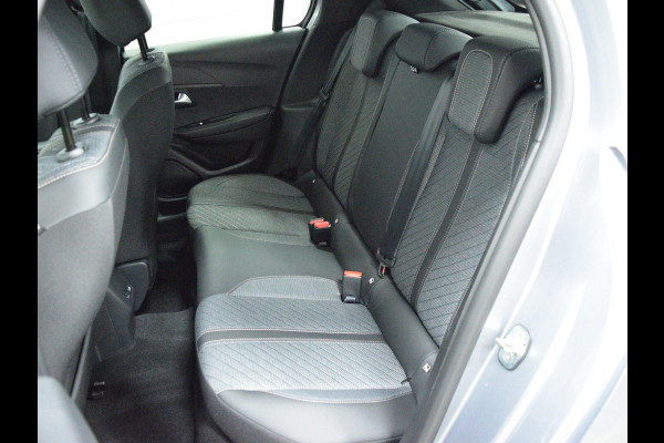 Peugeot 208 1.2 Hybrid 110 e-DCS6 Allure | Private lease actie: € 376,- p/m o.b.v. 48 mnd en 5.000 km per jaar| camera + sensoren V+A | navigatie | cruise control | carplay | E.C.C.