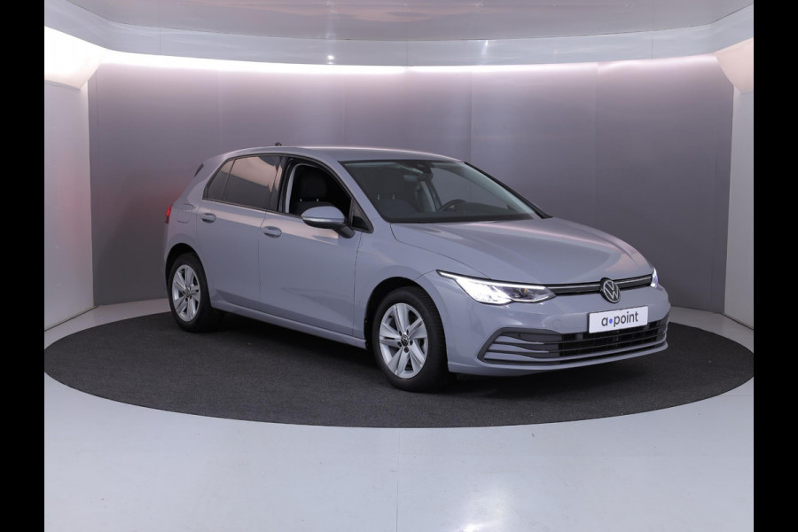 Volkswagen Golf 1.0 TSI Life 110pk 6bak| Navigatie| LM-velgen| Keyless start| Parksensors