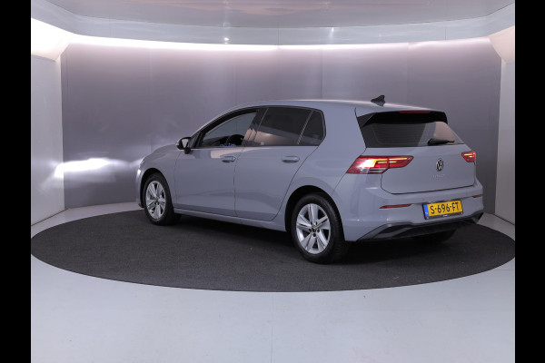 Volkswagen Golf 1.0 TSI Life 110pk 6bak| Navigatie| LM-velgen| Keyless start| Parksensors