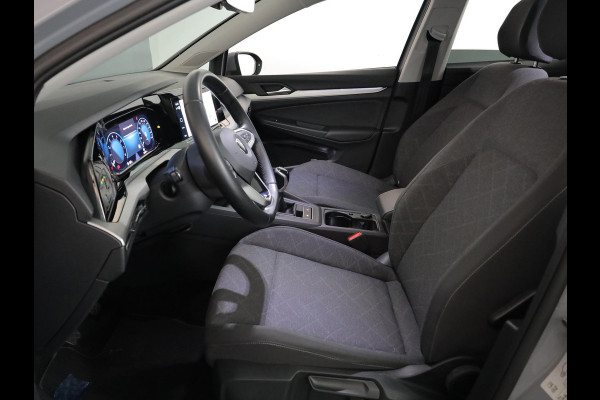 Volkswagen Golf 1.0 TSI Life 110pk 6bak| Navigatie| LM-velgen| Keyless start| Parksensors