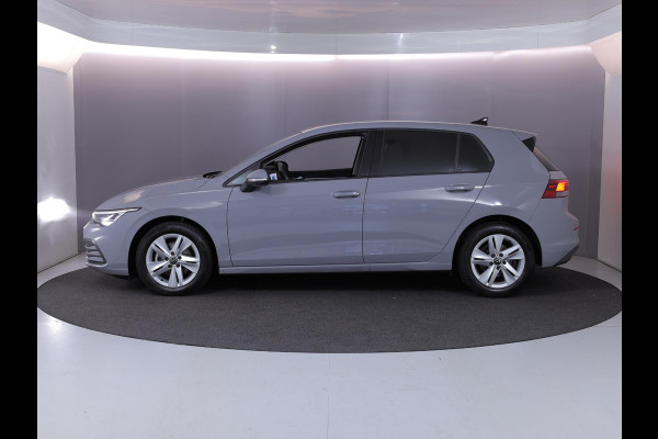 Volkswagen Golf 1.0 TSI Life 110pk 6bak| Navigatie| LM-velgen| Keyless start| Parksensors