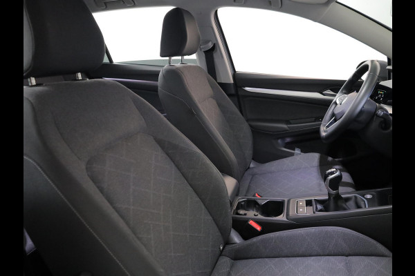 Volkswagen Golf 1.0 TSI Life 110pk 6bak| Navigatie| LM-velgen| Keyless start| Parksensors