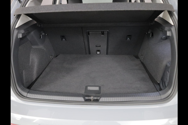 Volkswagen Golf 1.0 TSI Life 110pk 6bak| Navigatie| LM-velgen| Keyless start| Parksensors