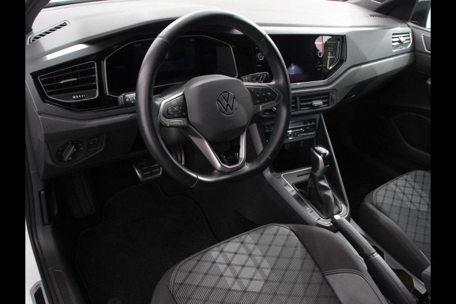 Volkswagen Polo 1.0 TSI R-Line DSG Navigatie App Connect Climate Control DAB LED Parkeer sensoren Cruise control adaptive Lichtmetalen velgen