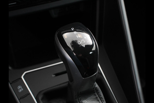 Volkswagen Polo 1.0 TSI R-Line DSG Navigatie App Connect Climate Control DAB LED Parkeer sensoren Cruise control adaptive Lichtmetalen velgen