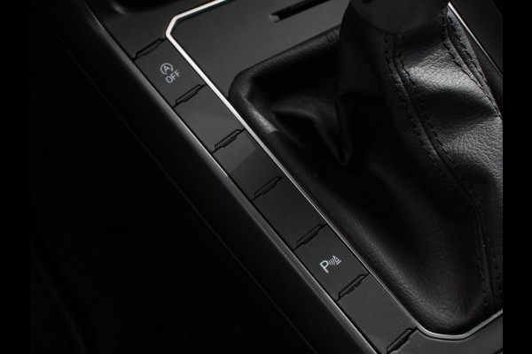 Volkswagen Polo 1.0 TSI R-Line DSG Navigatie App Connect Climate Control DAB LED Parkeer sensoren Cruise control adaptive Lichtmetalen velgen