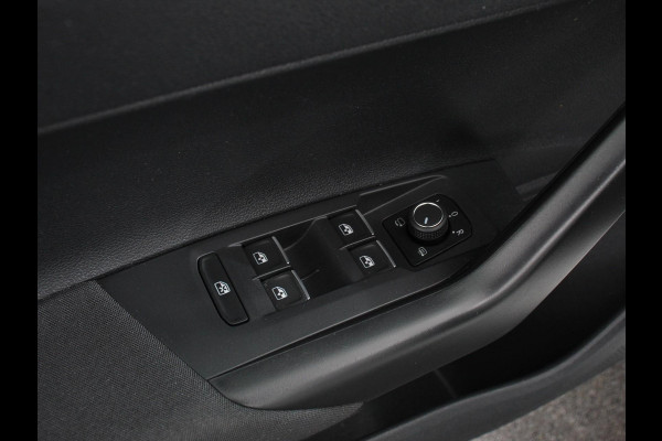 Volkswagen Polo 1.0 TSI R-Line DSG Navigatie App Connect Climate Control DAB LED Parkeer sensoren Cruise control adaptive Lichtmetalen velgen