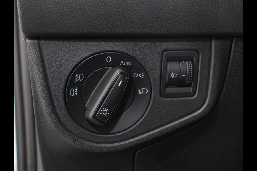 Volkswagen Polo 1.0 TSI R-Line DSG Navigatie App Connect Climate Control DAB LED Parkeer sensoren Cruise control adaptive Lichtmetalen velgen