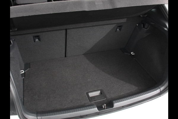 Volkswagen Polo 1.0 TSI R-Line DSG Navigatie App Connect Climate Control DAB LED Parkeer sensoren Cruise control adaptive Lichtmetalen velgen