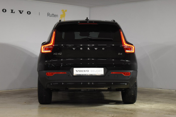 Volvo XC40 B4 211PK Automaat Plus Dark / Extra getint glas / Microtech/Nubuck / Camera achter
