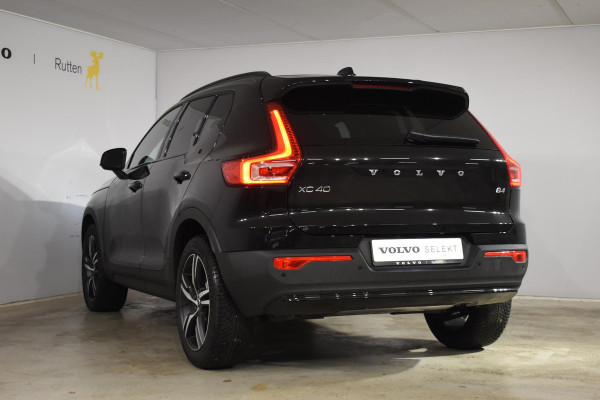 Volvo XC40 B4 211PK Automaat Plus Dark / Extra getint glas / Microtech/Nubuck / Camera achter