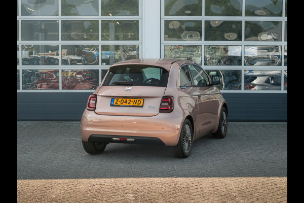 Fiat 500E 42 kWh | 17% Bijtelling | Clima | Cruise | Pack Winter | BSM | 16" | LED | Apple Carplay