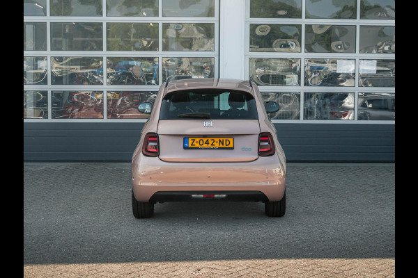 Fiat 500E 42 kWh | 17% Bijtelling | Clima | Cruise | Pack Winter | BSM | 16" | LED | Apple Carplay
