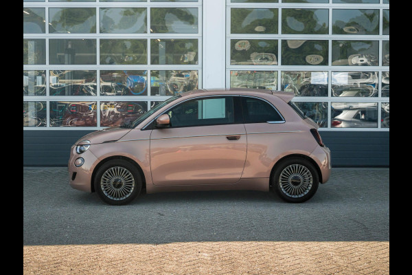 Fiat 500E 42 kWh | 17% Bijtelling | Clima | Cruise | Pack Winter | BSM | 16" | LED | Apple Carplay