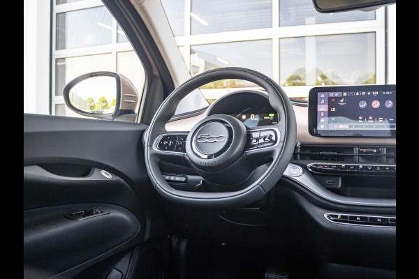 Fiat 500E 42 kWh | 17% Bijtelling | Clima | Cruise | Pack Winter | BSM | 16" | LED | Apple Carplay