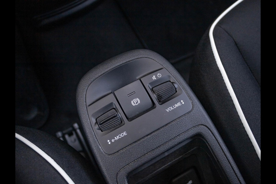 Fiat 500E 42 kWh | 17% Bijtelling | Clima | Cruise | Pack Winter | BSM | 16" | LED | Apple Carplay