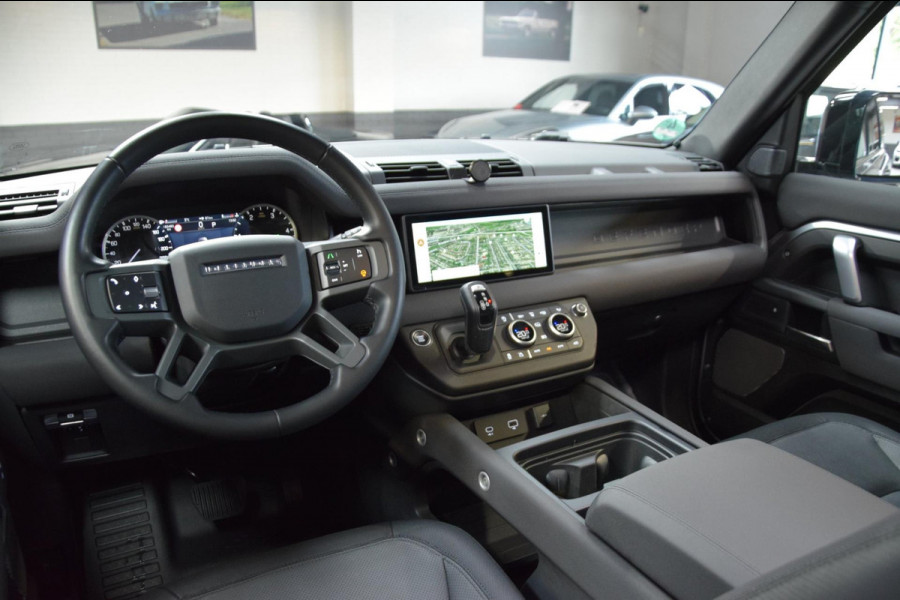 Land Rover Defender 110 3.0 D300 110 X-Dynamic 6-Cill Panoramadak|Lane-Assist|5-pers|22 inch|301pk!!