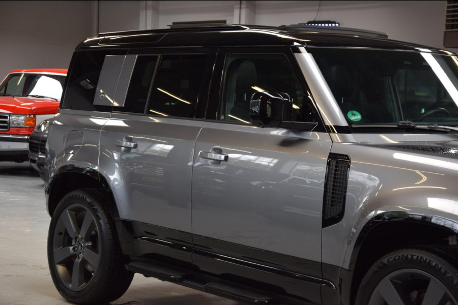 Land Rover Defender 110 3.0 D300 110 X-Dynamic 6-Cill Panoramadak|Lane-Assist|5-pers|22 inch|301pk!!