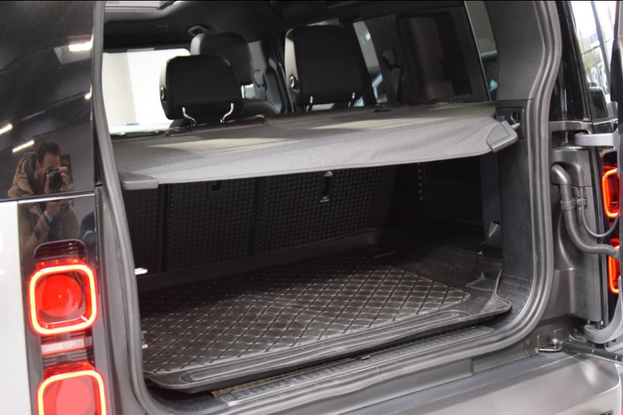 Land Rover Defender 110 3.0 D300 110 X-Dynamic 6-Cill Panoramadak|Lane-Assist|5-pers|22 inch|301pk!!