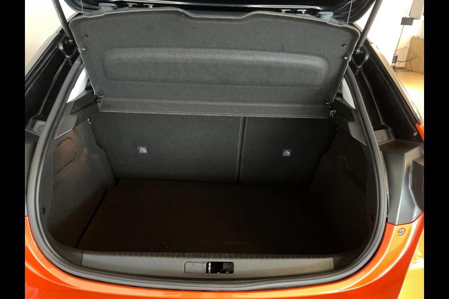 Opel Corsa 1.2 Edition AIRCO NAVI VIA APP CRUISE BLUETOOTH ZWART DAK VELGEN ELEK RAMEN CENT VERG ZEER NETTE AUTO