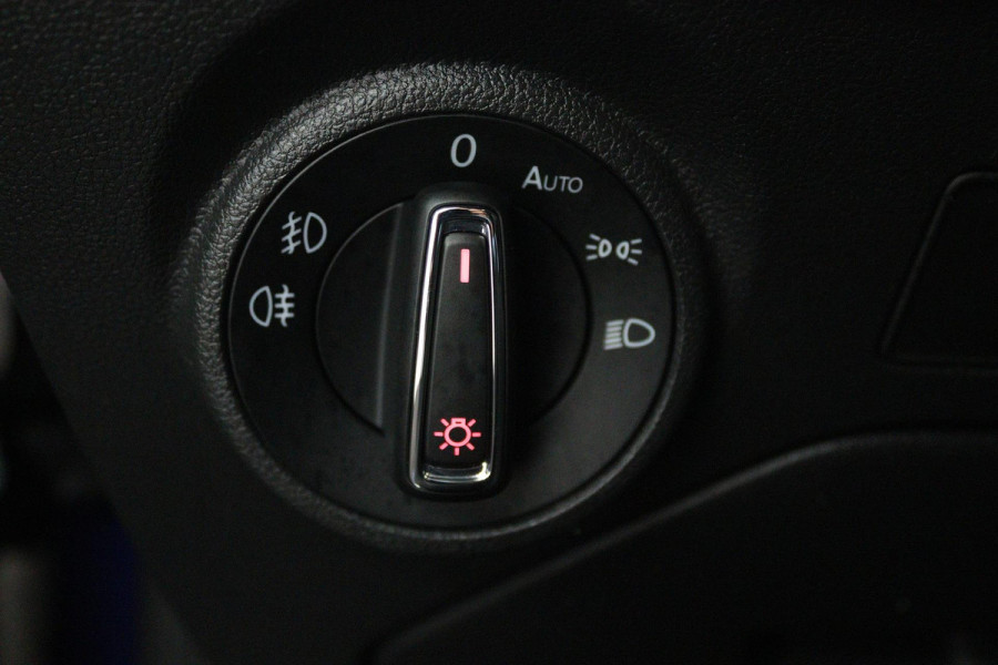 Seat ✅ Leon ST 1.5 TSI Xcellence Business Intense (DIGITALE COCKPIT, CRUISE CONTROL, NAVIGATIE CARPLAY, PARKEERSENSOREN)